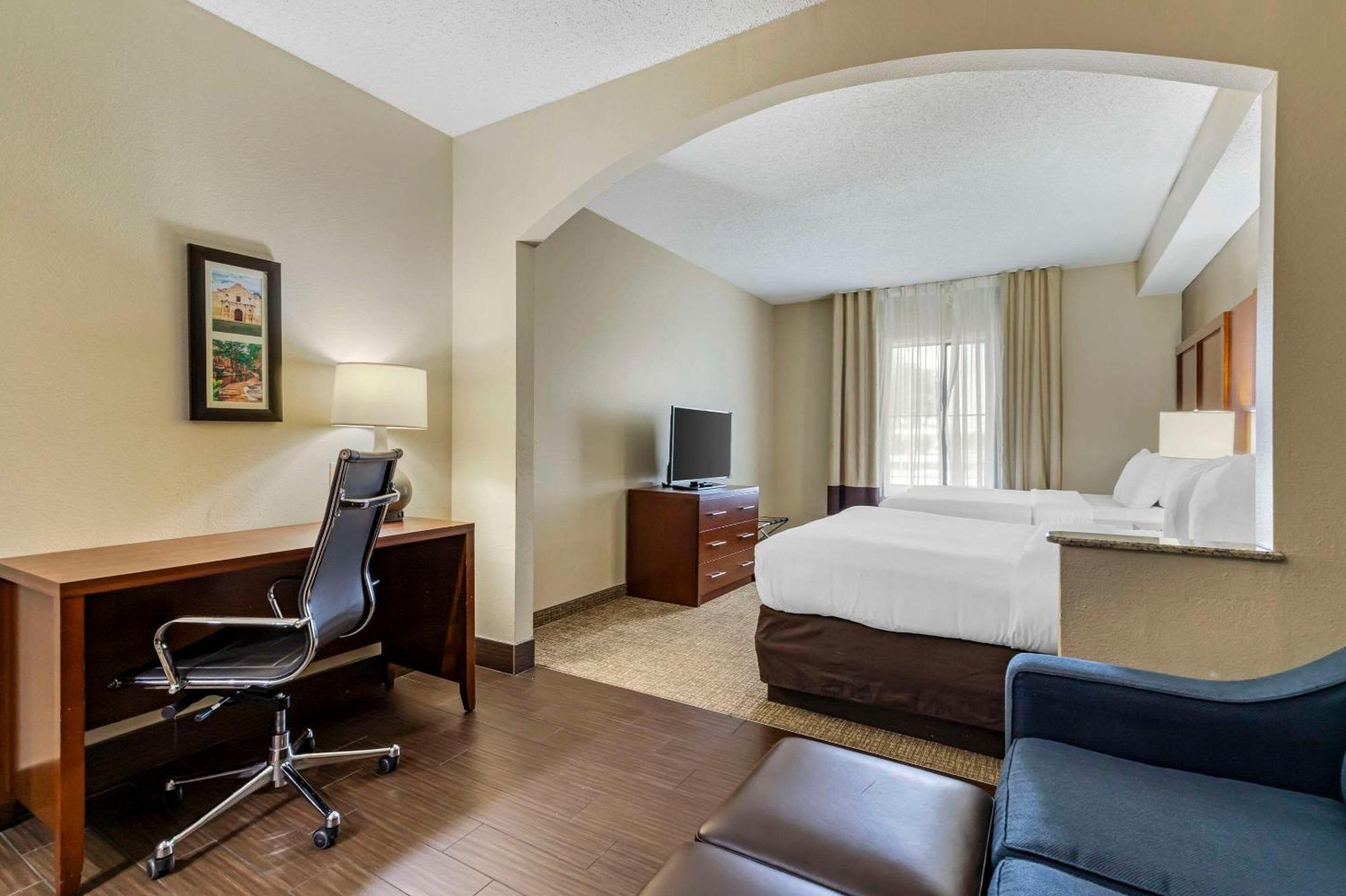 Comfort Inn & Suites Сегин Экстерьер фото
