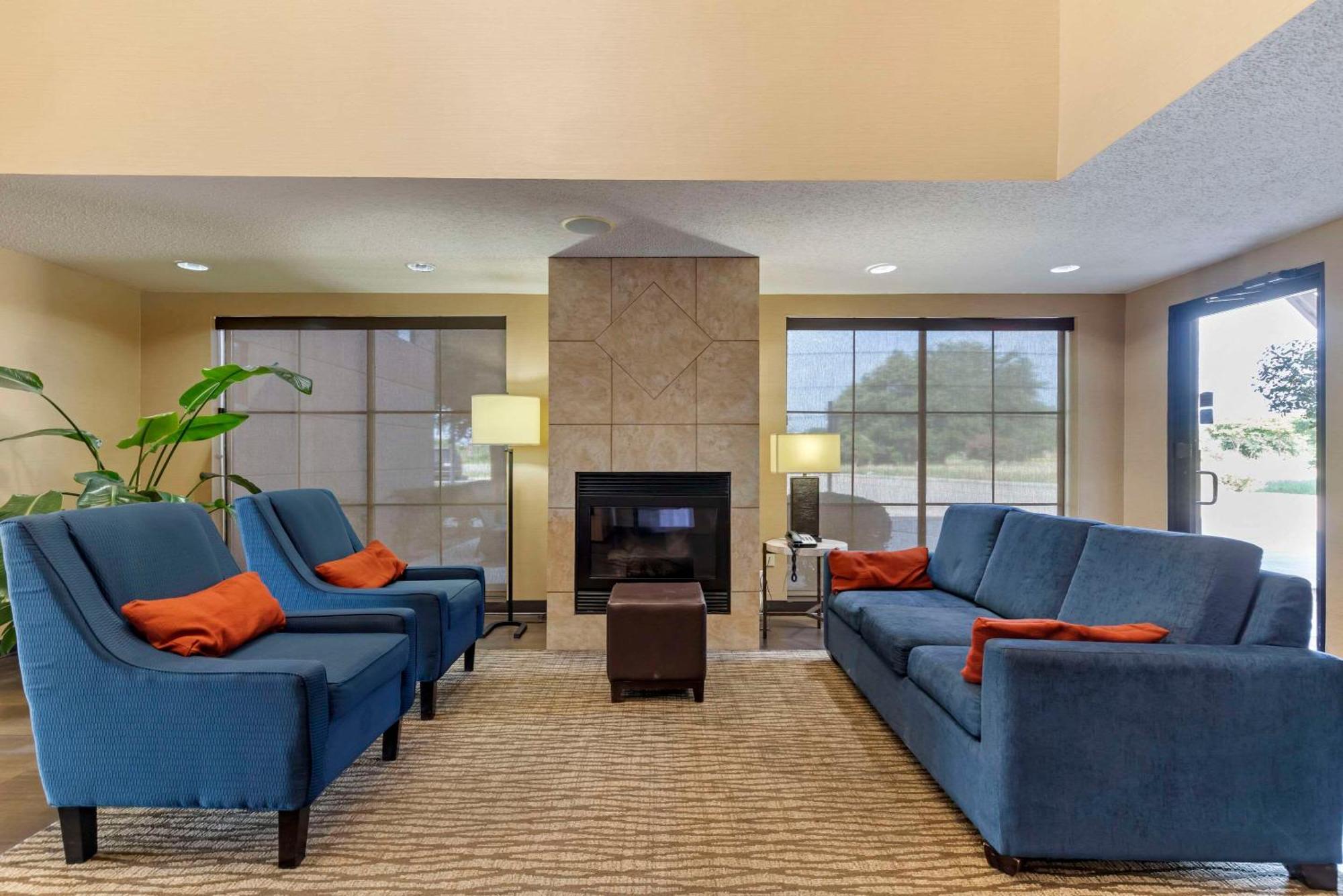 Comfort Inn & Suites Сегин Экстерьер фото